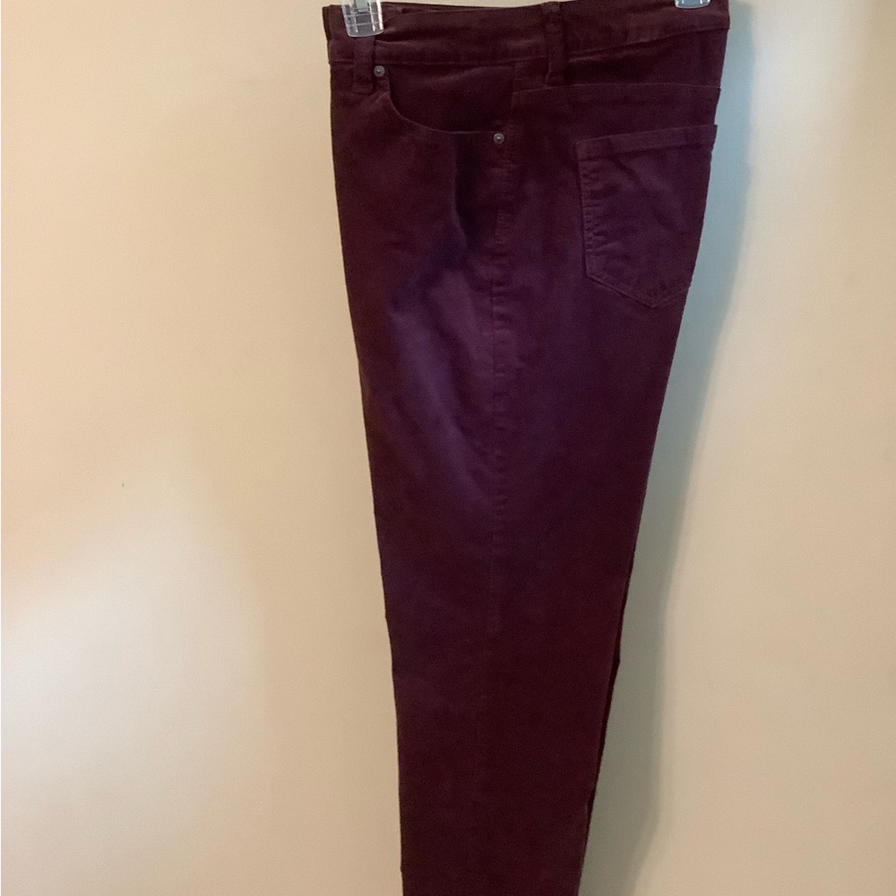 New Item!  Burgundy Corduroy Pants Gloria Vanderbilt 12 short Inseam 28 1/2”